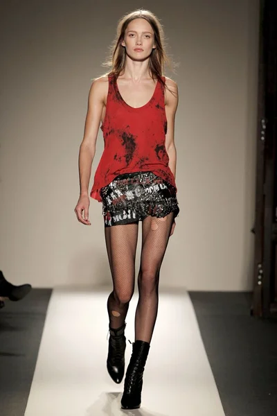 Look 7